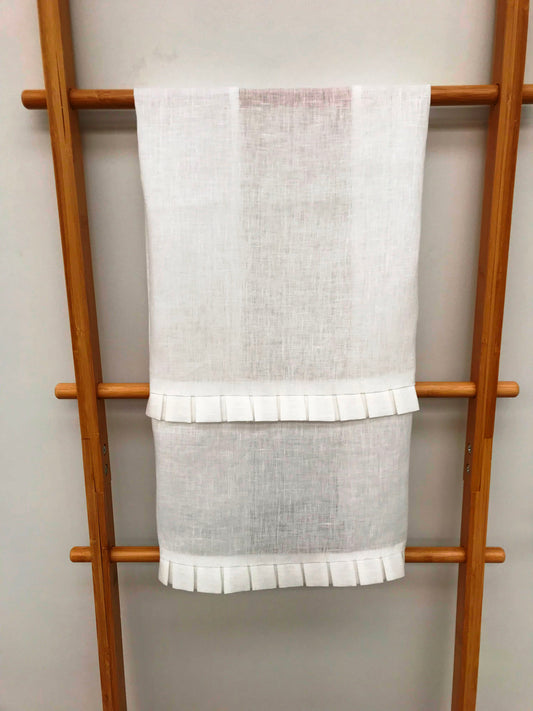 Toalha de Mãos com Dois  Folhos Vincados em Linho