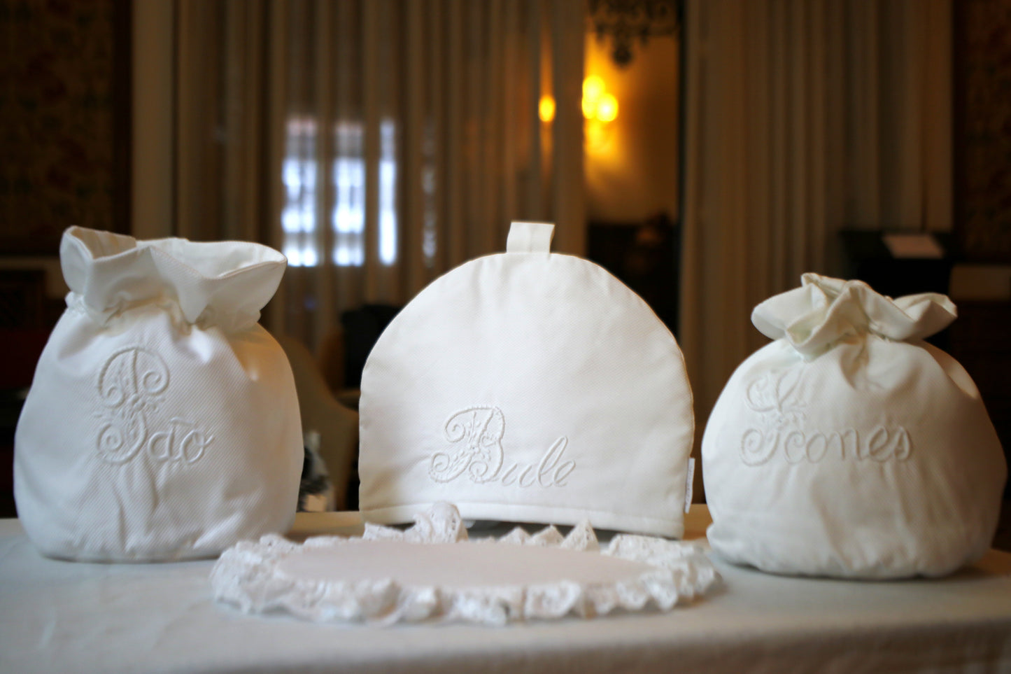 Saco Bordado à Mão para Scones em Piquet