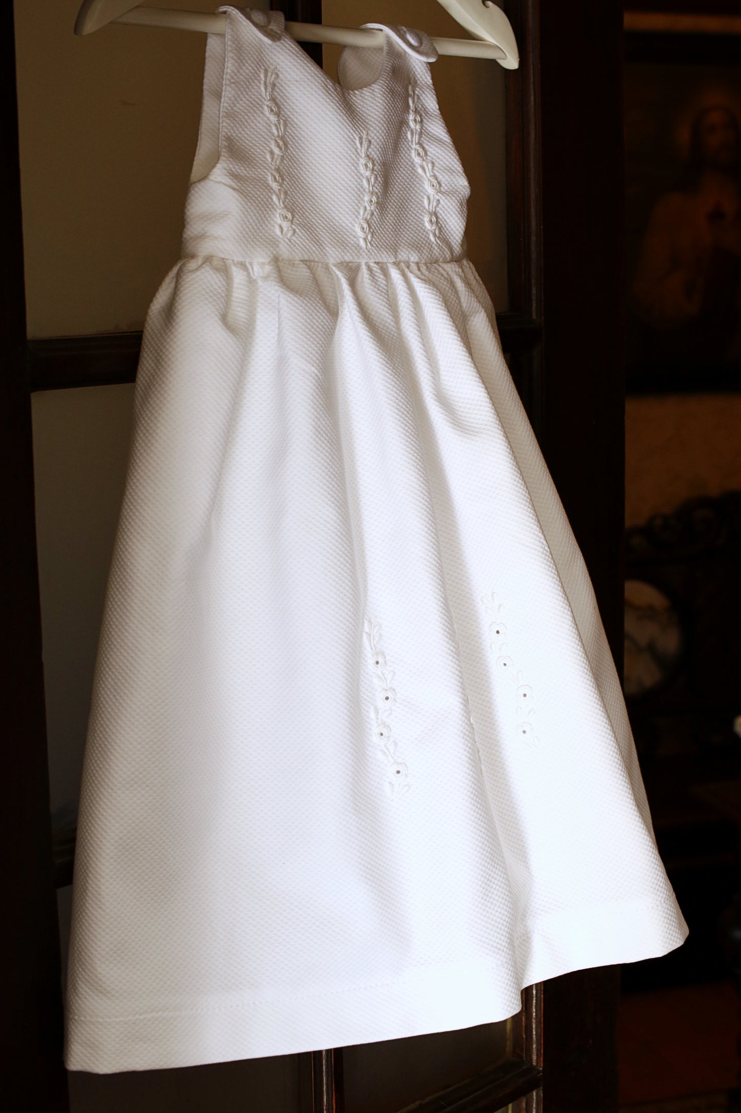 Saial / Vestido Bordado à Mão na Lixa